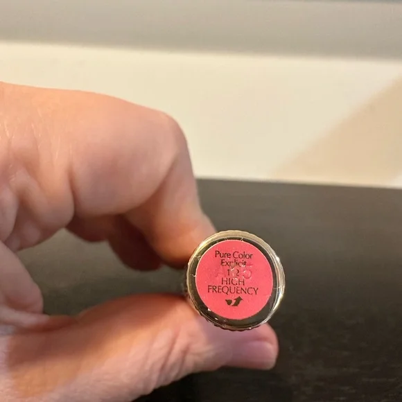 Estee Lauder Slim Lipstick - Vibrant Pink - Picture 4 of 6